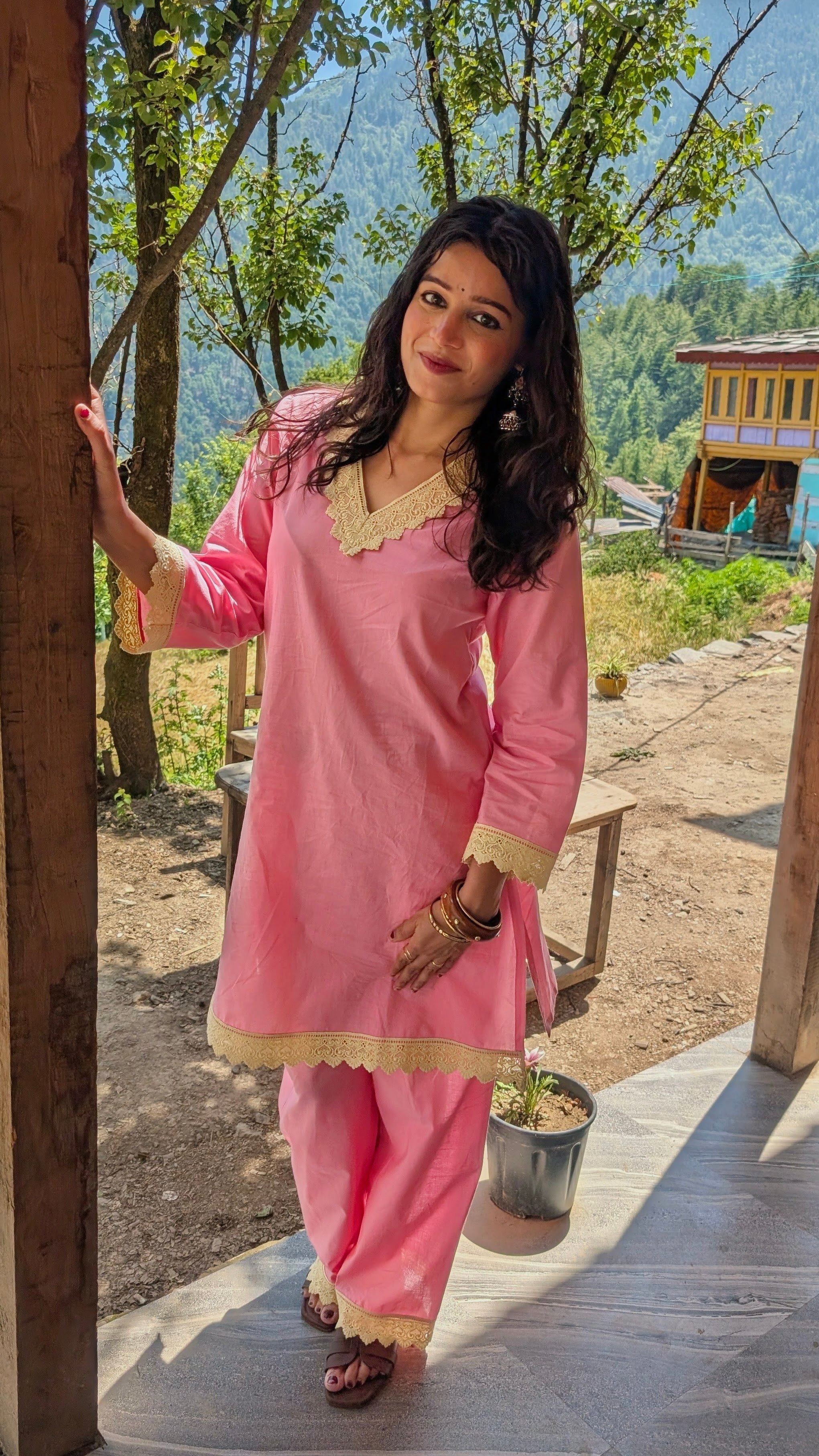भू weave Cotton Pink Lace Co-ord Set