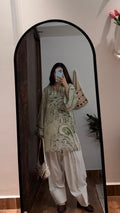 भू weave Pistachio Green Paisley Print Mirror-Work Farshi Set