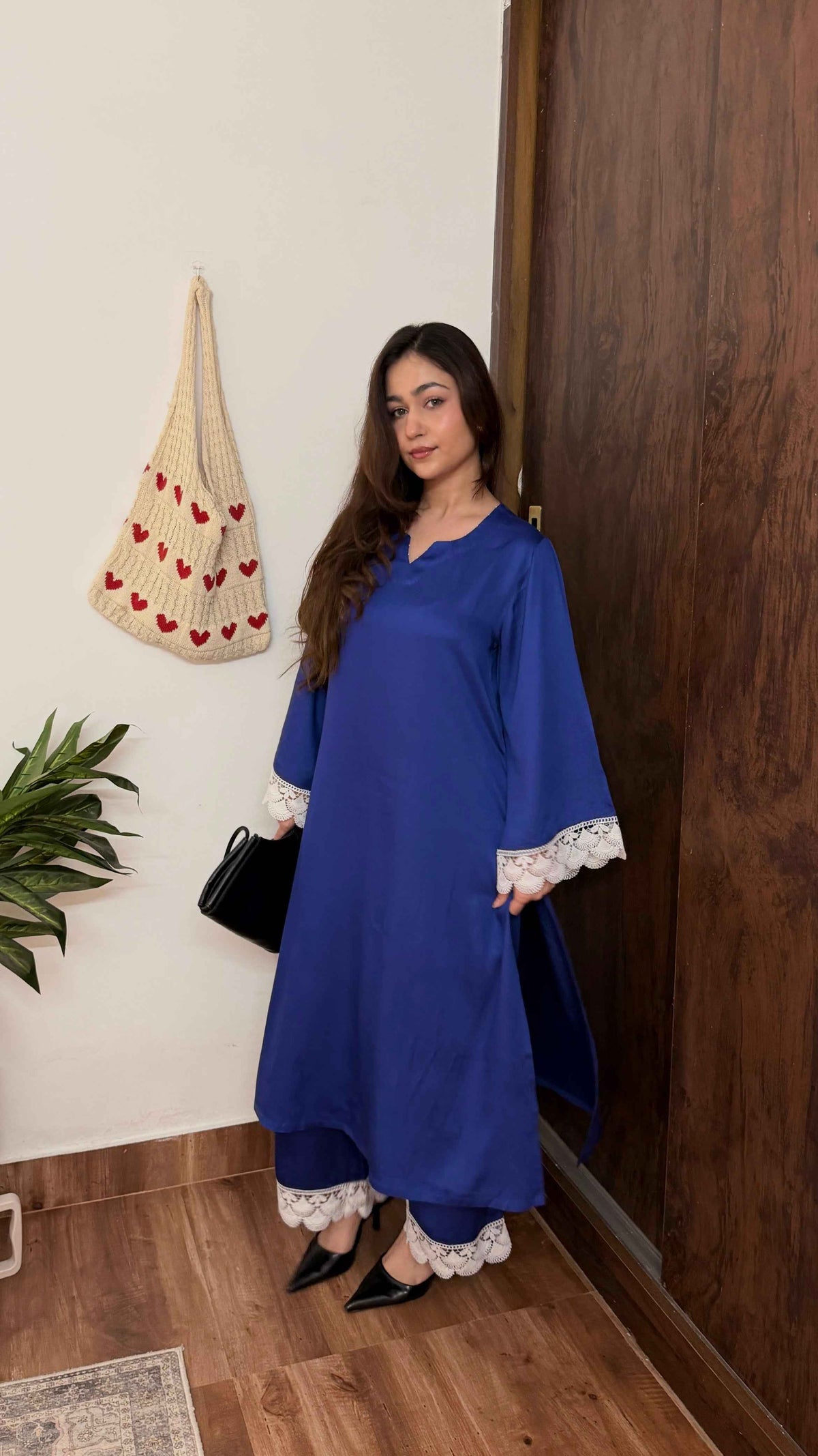 भू weave Royal Blue Lace-Trimmed Kurta Set