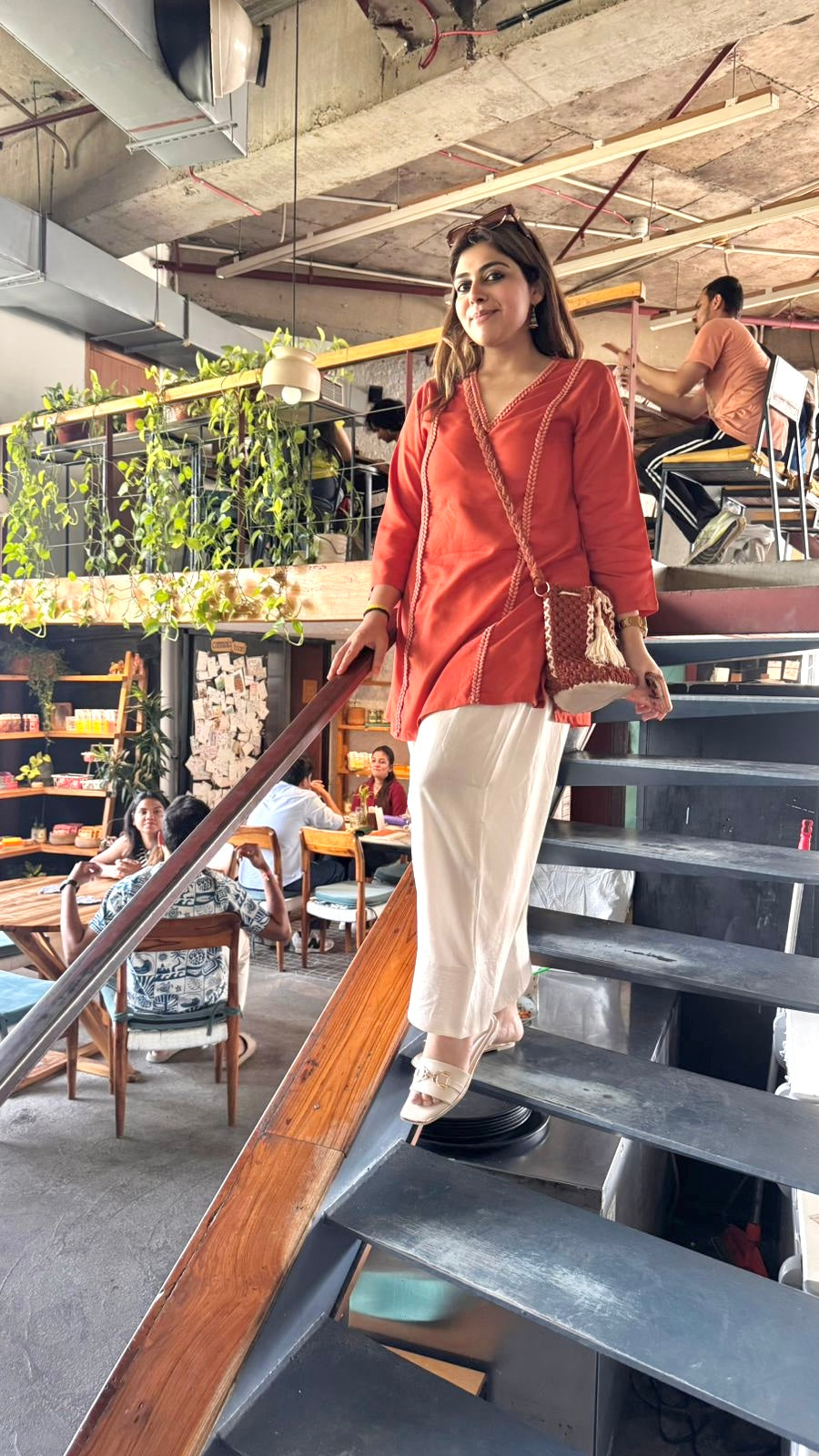Woman wearing भू weave viscose farshi set , outdoor shoot