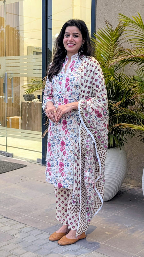 Woman wearing भू weave cotton 3pc kurta set , outdoor shoot